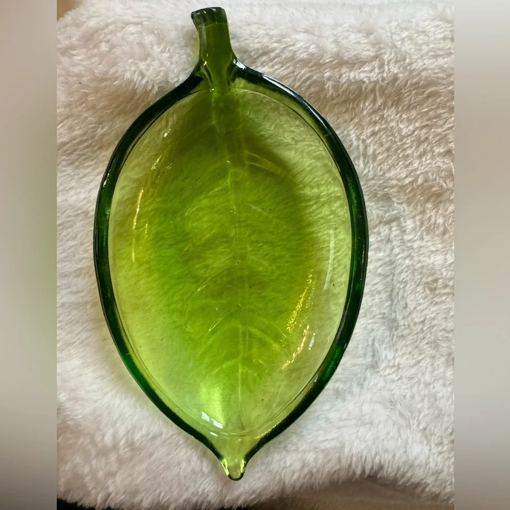 Pier 1 Imports Set Of 3 Leaf Dishes